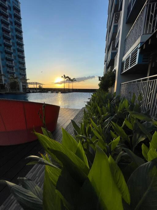 Apartment Luxurious 3br In Bay Across Okada Ii 12pax Manila
