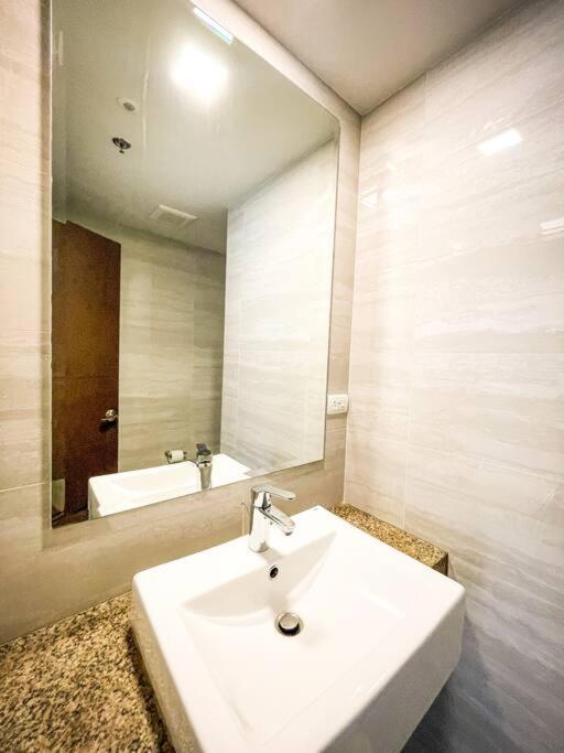 Luxurious 3br In Bay Across Okada Ii 12pax Apartment Manila