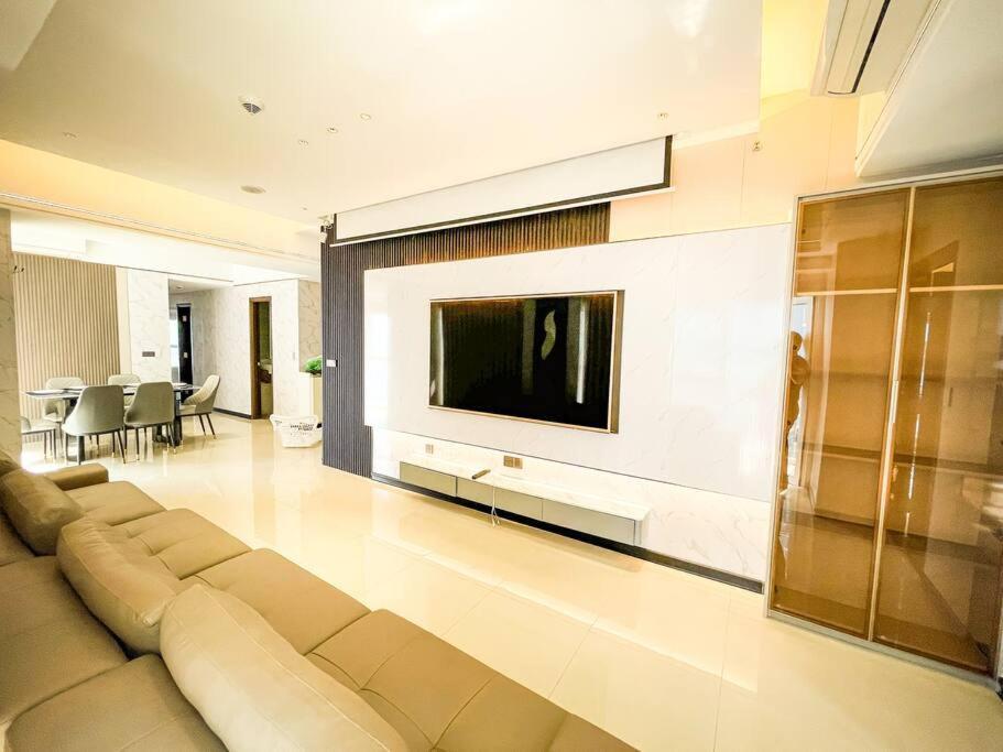 Apartment Luxurious 3br In Bay Across Okada Ii 12pax Manila