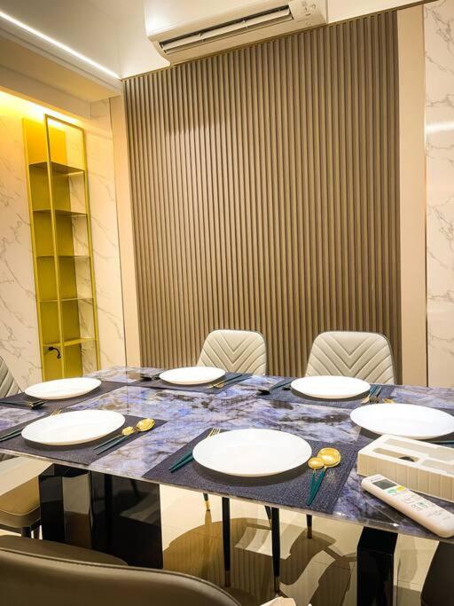 Luxurious 3br In Bay Across Okada Ii 12pax Apartment