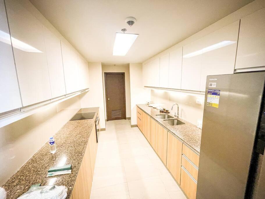 Luxurious 3br In Bay Across Okada Ii 12pax * Manila