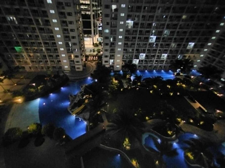 2bedroom 2bath Near Moa With Balcony Facing Pool *