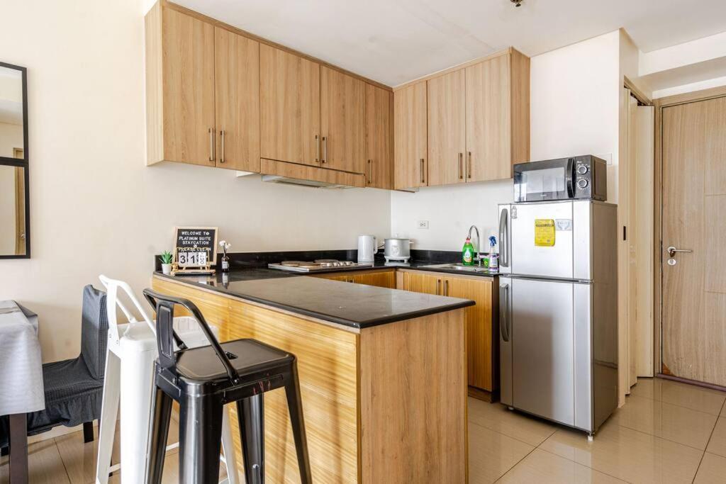 2bedroom 2bath Near Moa With Balcony Facing Pool *