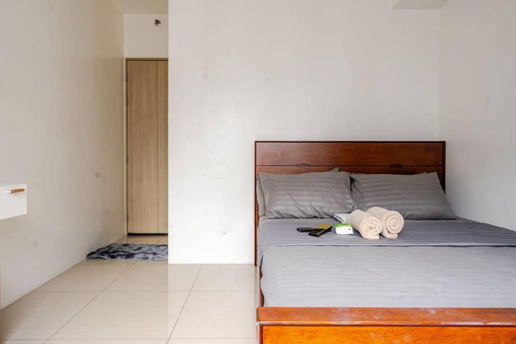 Apartment 2bedroom 2bath Near Moa With Balcony Facing Pool *