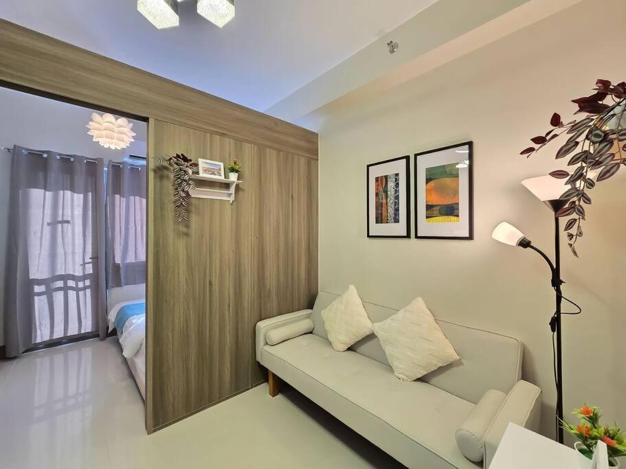 1br Unit Condotel W Balcony Fame Residences #fm63 Manila