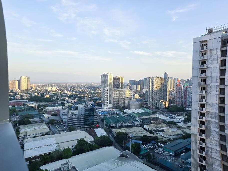 1br Unit Condotel W Balcony Fame Residences #fm63 Apartment