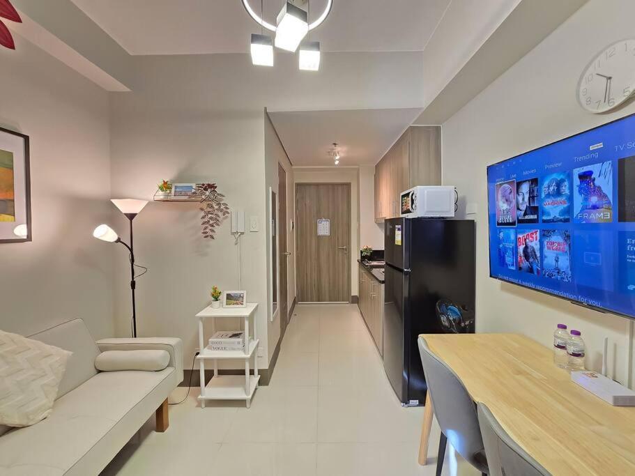 Apartment 1br Unit Condotel W Balcony Fame Residences #fm63