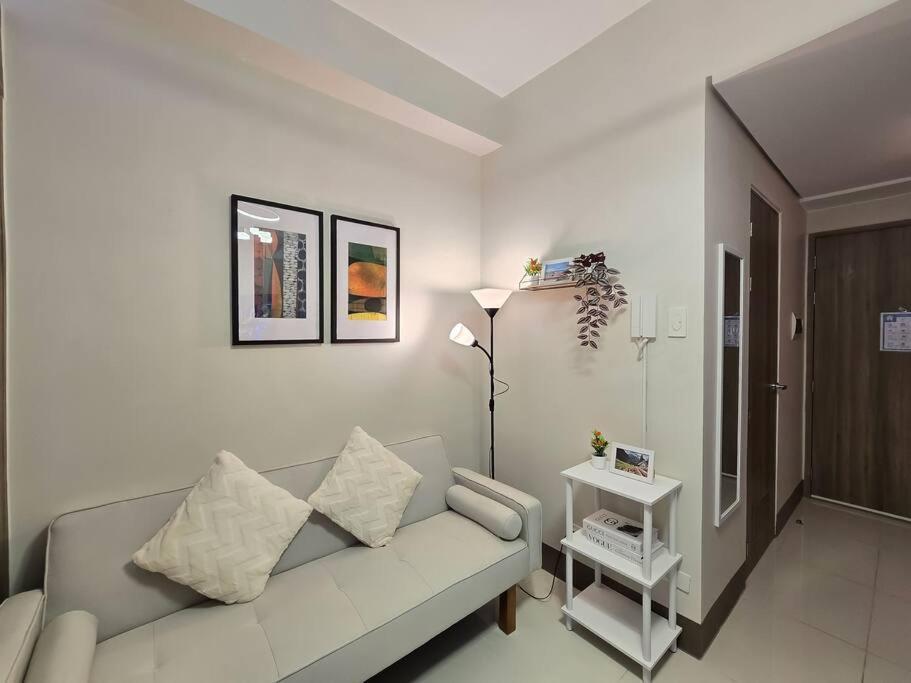Apartment 1br Unit Condotel W Balcony Fame Residences #fm63 *