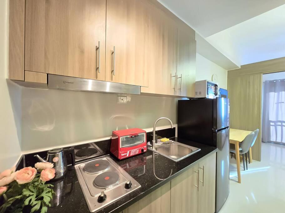 Apartment 1br Unit Condotel W Balcony Fame Residences #fm63 *