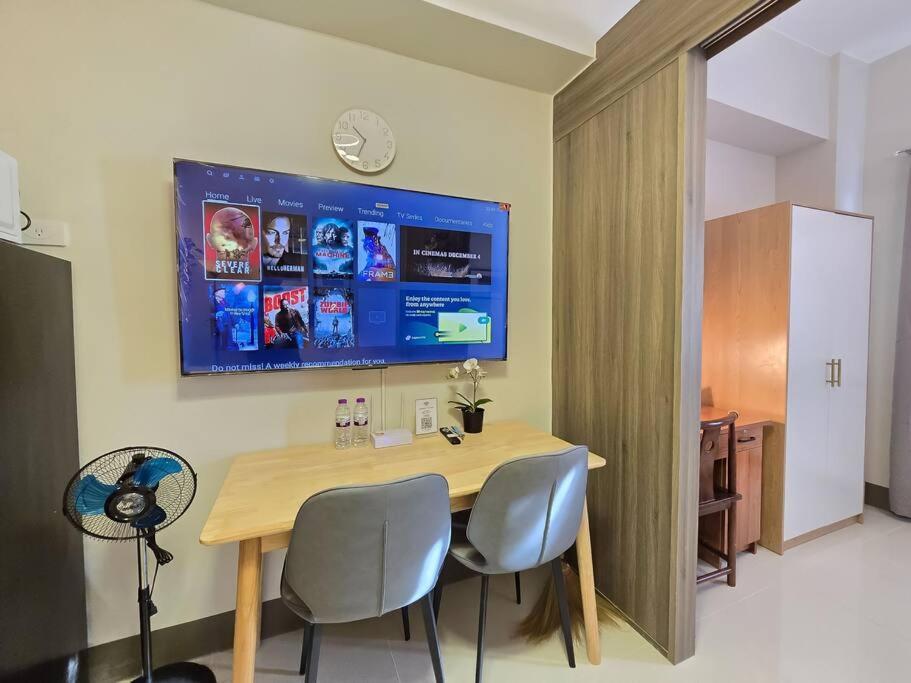 Apartment 1br Unit Condotel W Balcony Fame Residences #fm63 Manila