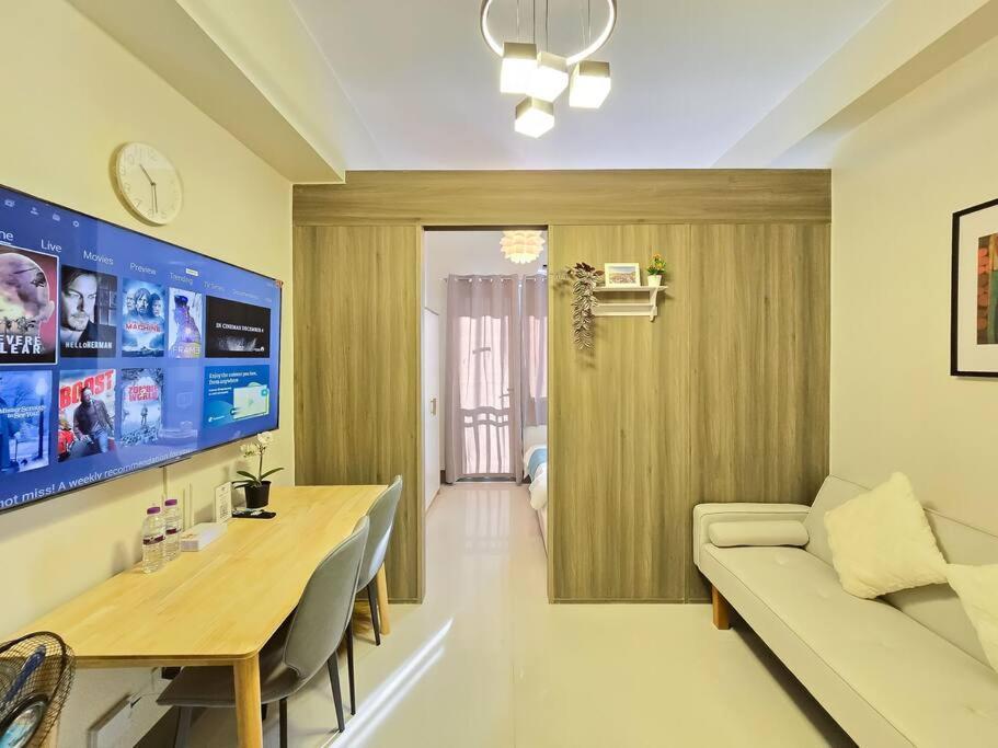 1br Unit Condotel W Balcony Fame Residences #fm63 * Manila