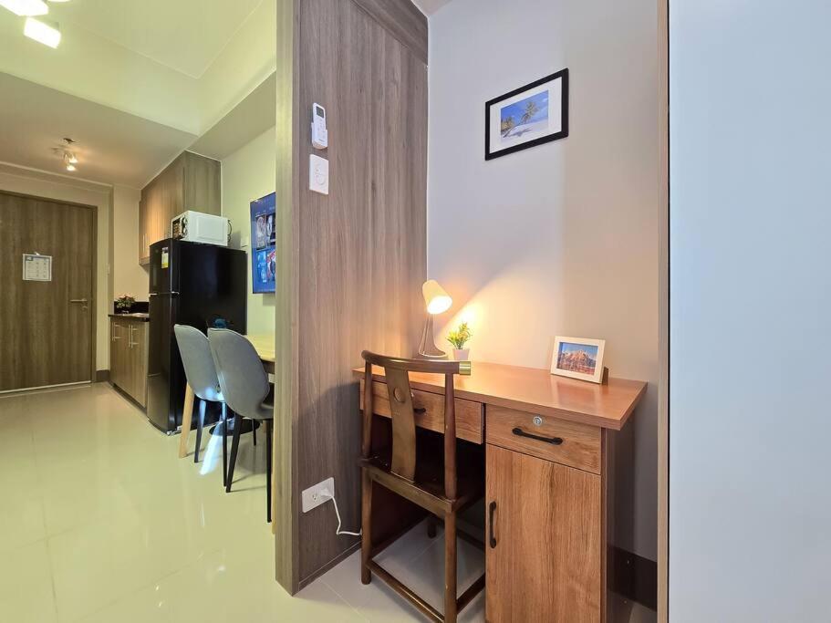 Apartment 1br Unit Condotel W Balcony Fame Residences #fm63 Manila