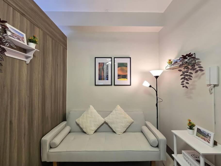 1br Unit Condotel W Balcony Fame Residences #fm63 Apartment Manila
