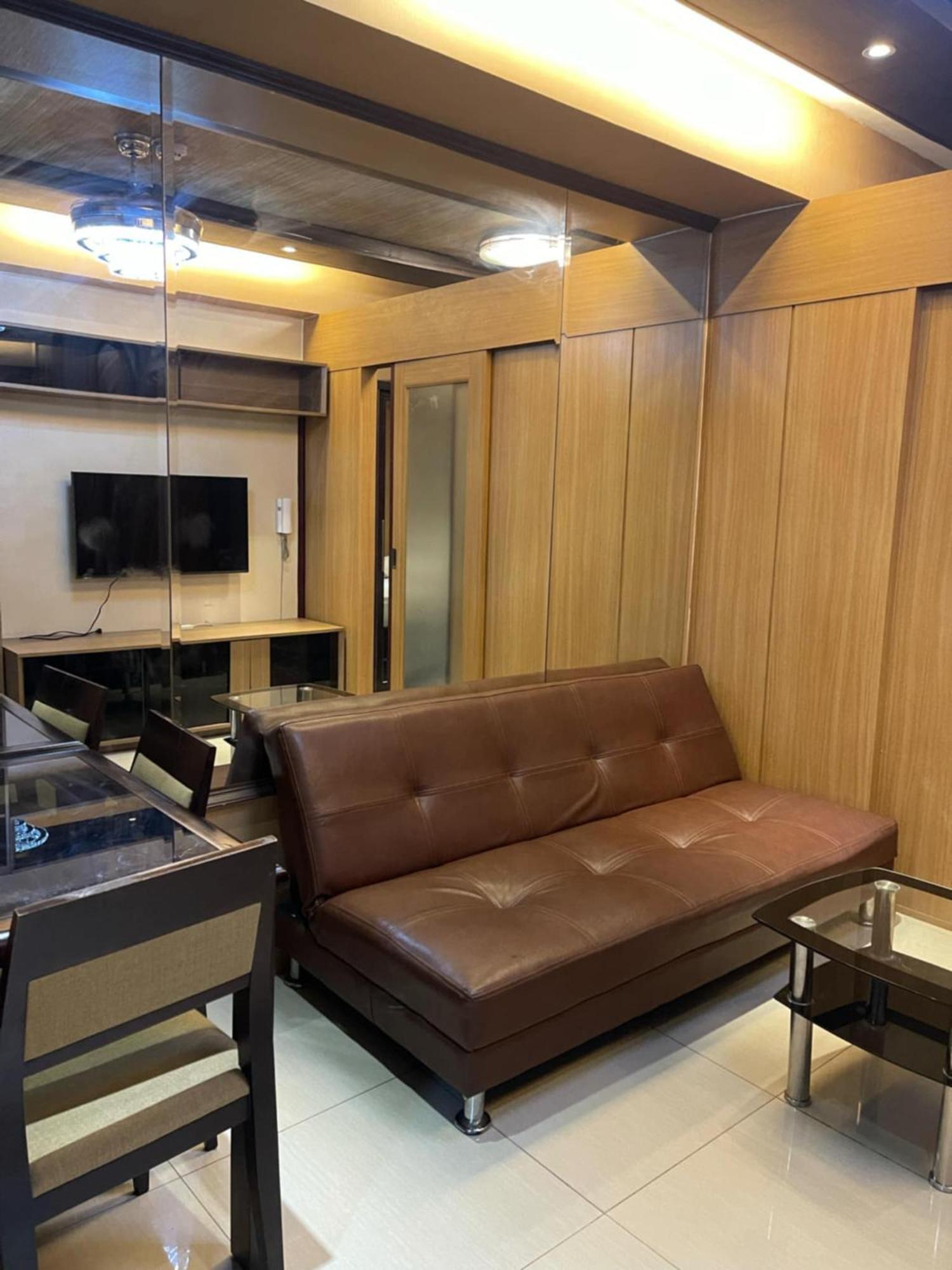 Cozy Staycation By Ayumi Apartment