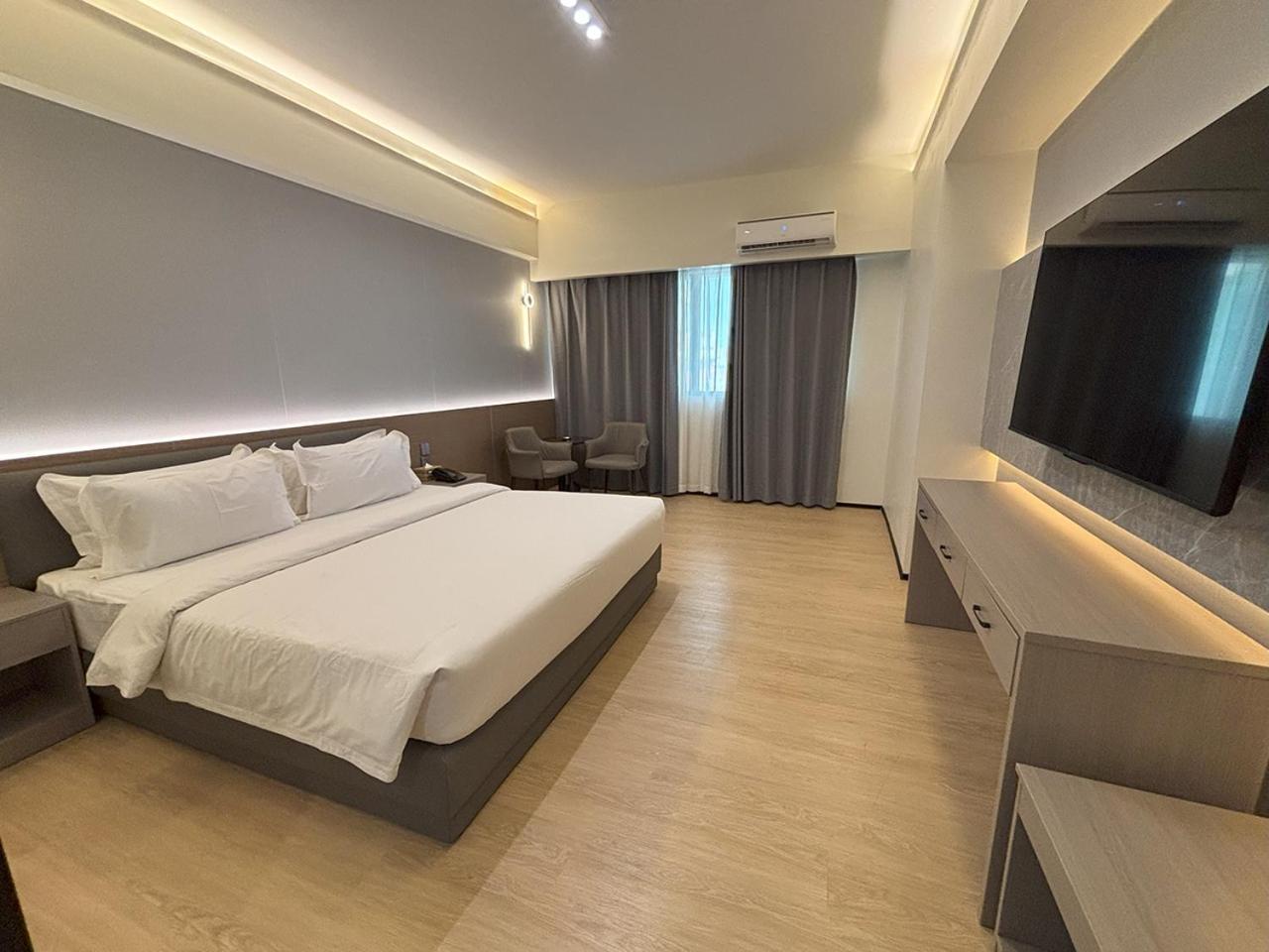Hotel Lido De Paris Manila