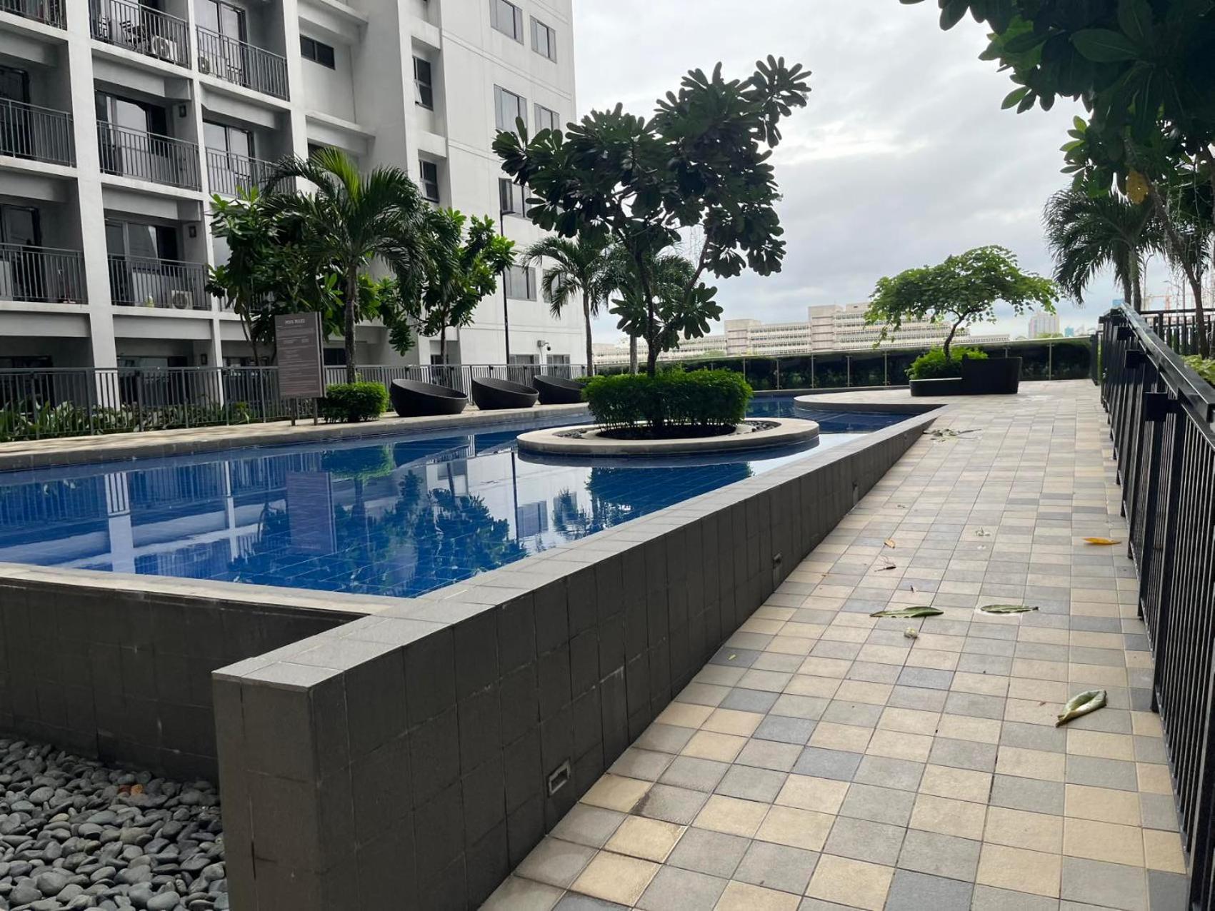 Shore 2 Beds With Balcony&fast Wifi Tv 4 Pax Moa Complex 834 * Manila