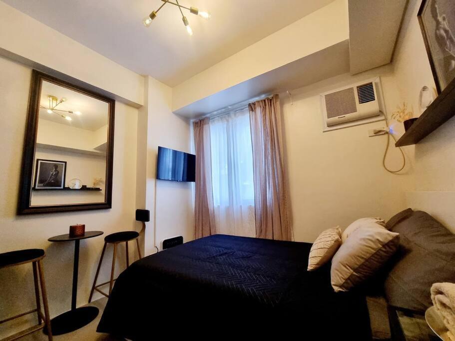 Apartment Ysella Alexa-powered In Northgate, Alabang Manila