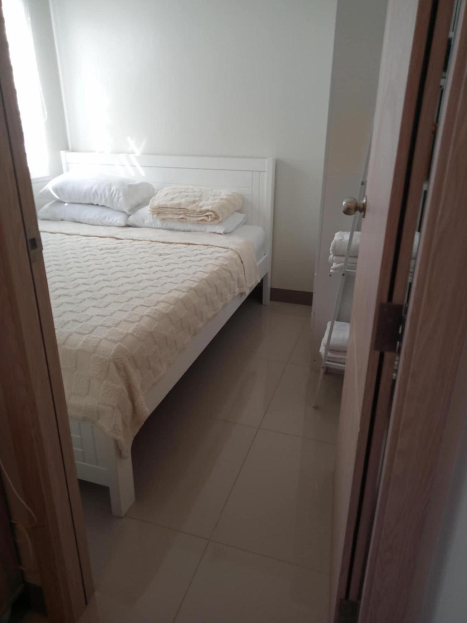 Urban Oasis 2br With Multiple Pools At Smdc Charm Residences Manila
