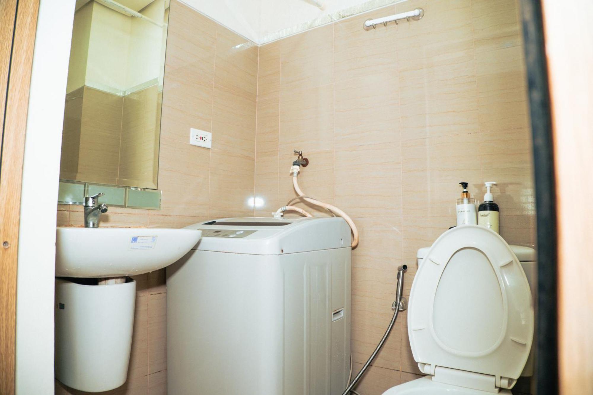 1bedroom With Balcony Facing Pool Near Moa * Manila