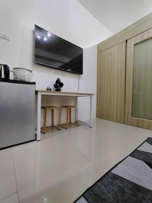 Shore 1 Residences - Walking Distance To Pool Apartment *