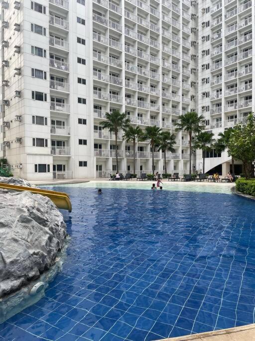 Shore 1 Residences - Walking Distance To Pool Apartment Manila