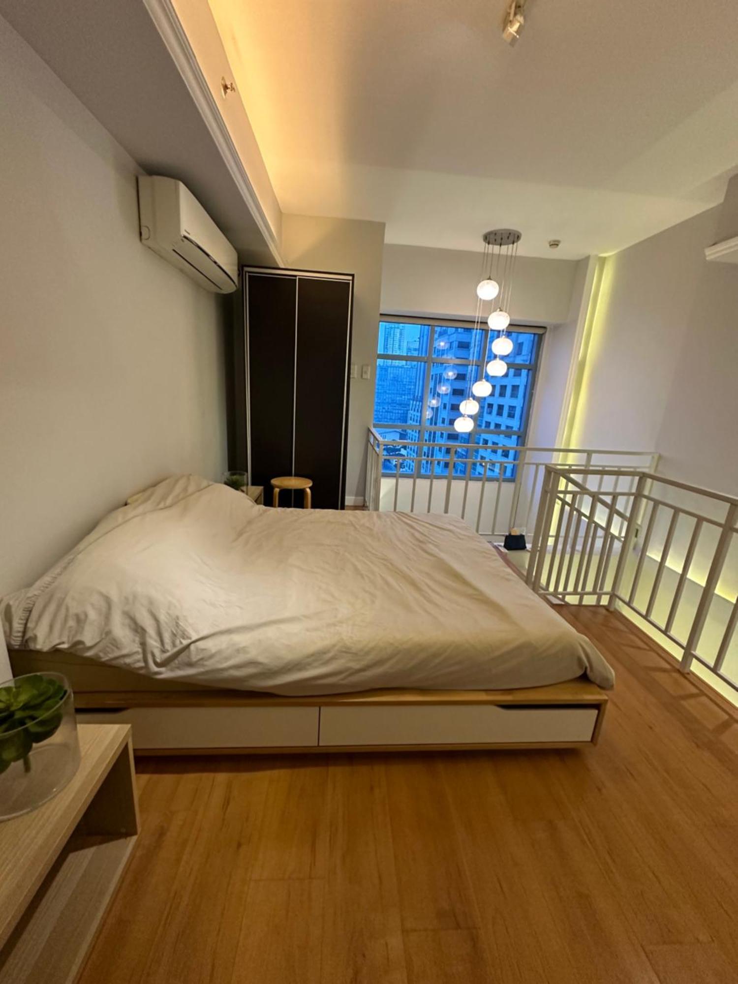 Loft Unit At Eton Parkview Greenbelt Makati Apartment