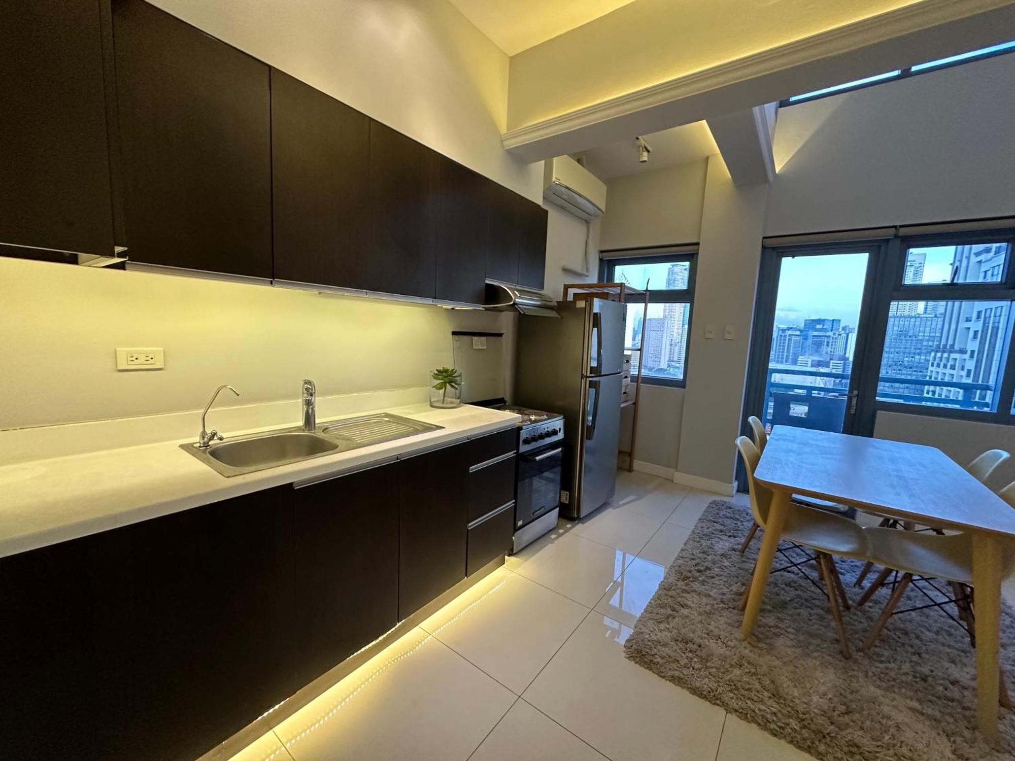 Loft Unit At Eton Parkview Greenbelt Makati Manila