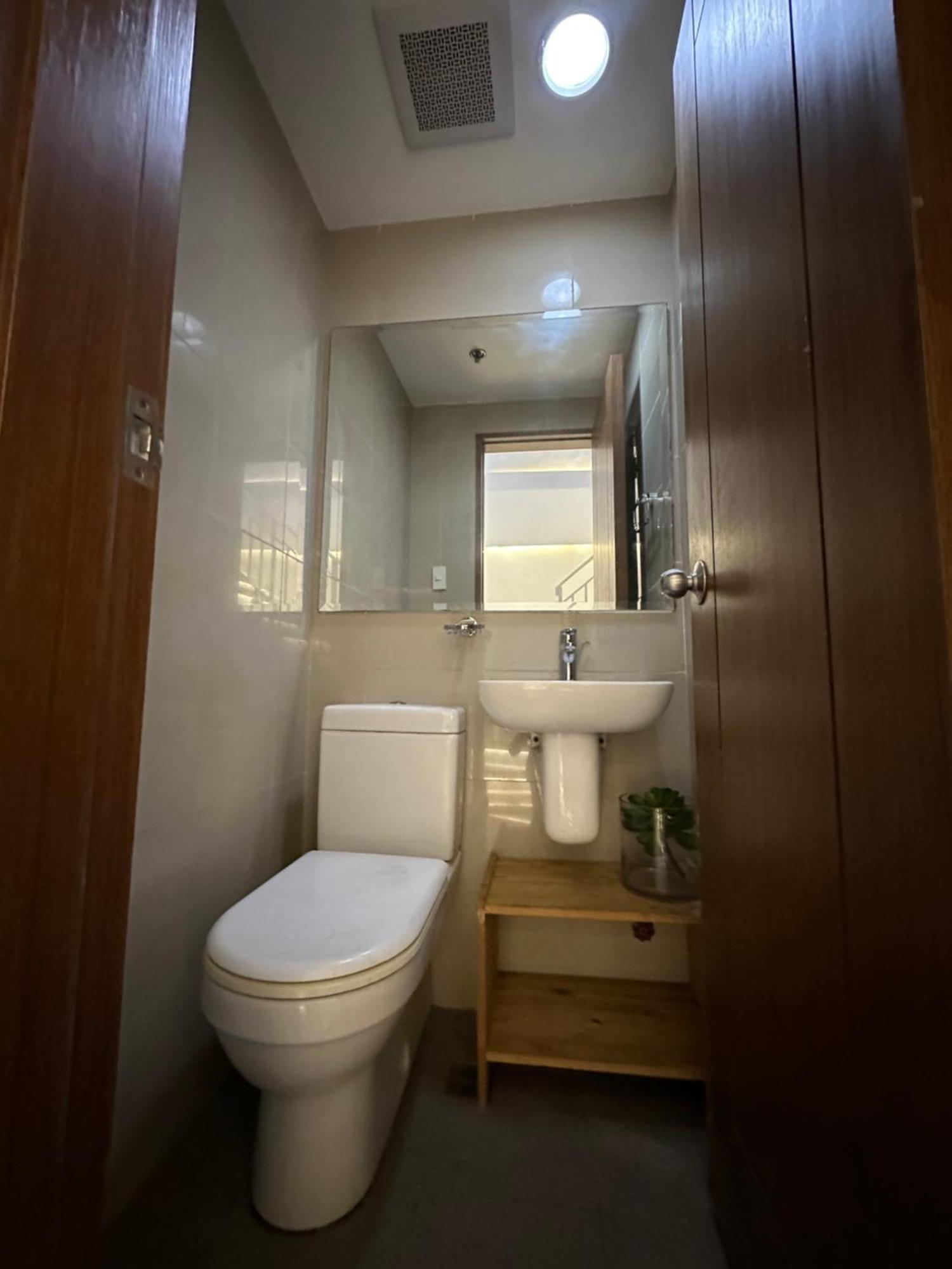 Apartment Loft Unit At Eton Parkview Greenbelt Makati