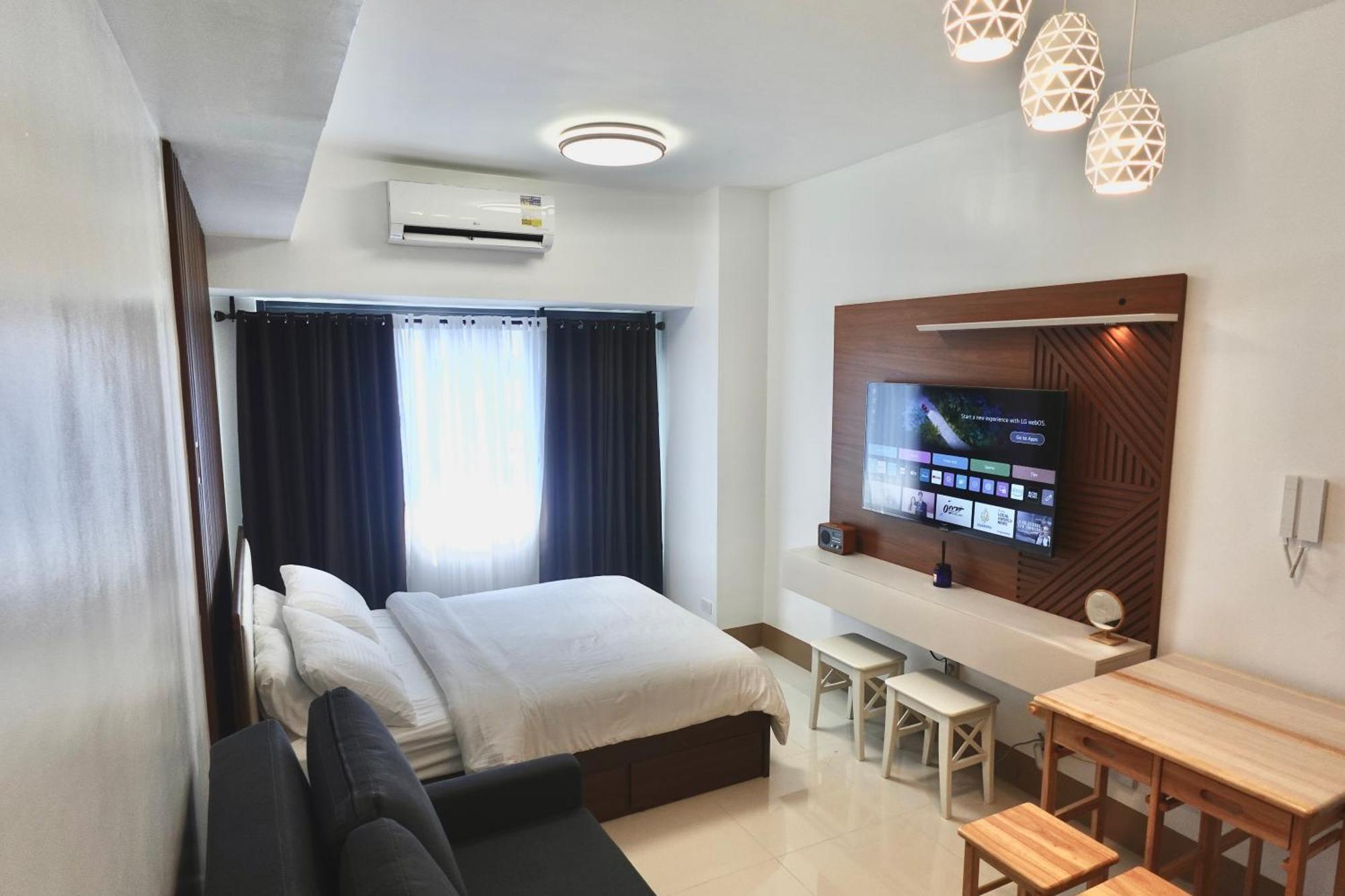Modern Lux At Shore 3 Tower 4 Smdc Pool View Apartment Manila