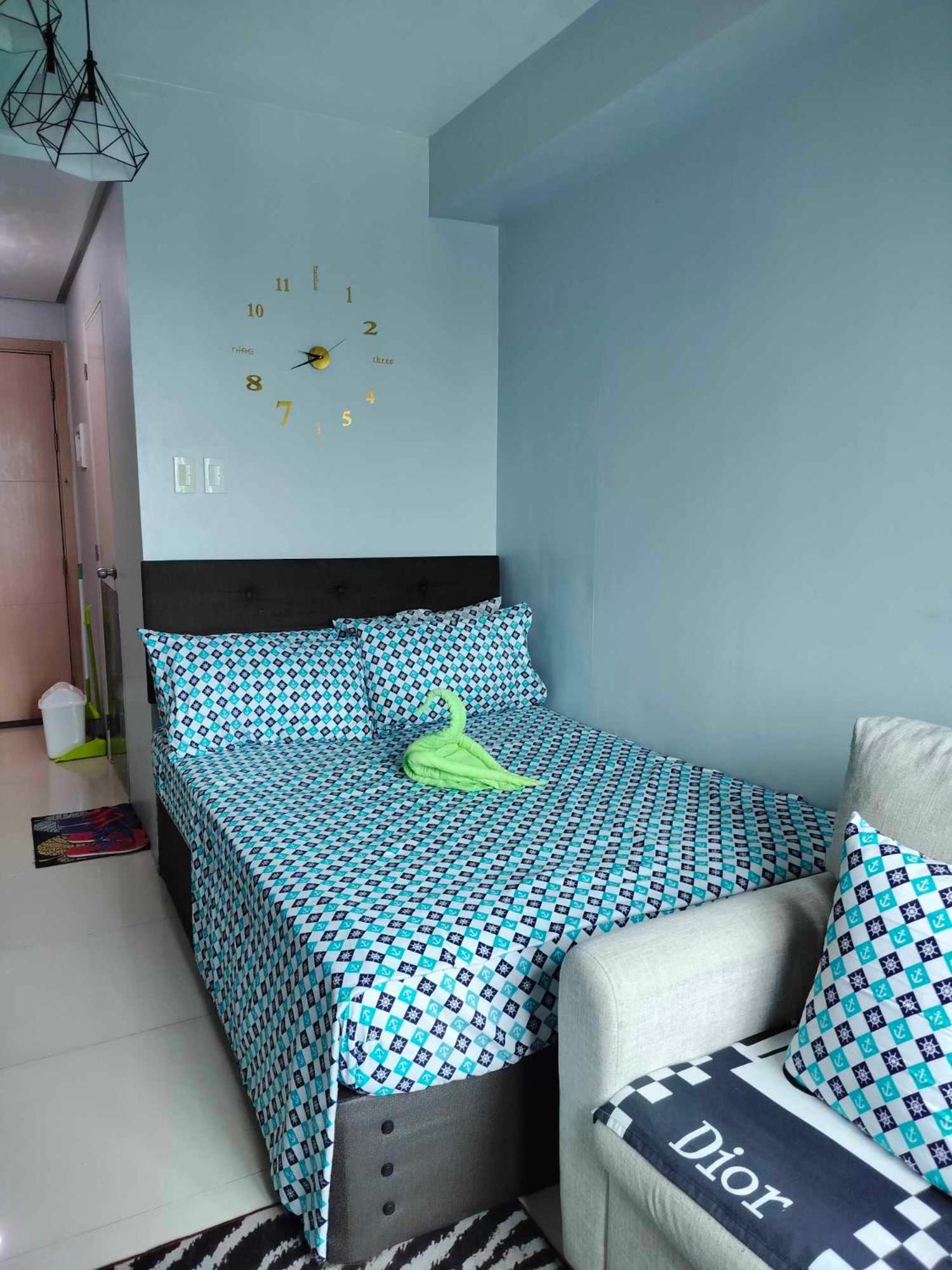 15th Floor Cozy Unit With Netflix, Ac And Free Wifi In Mplace Apartment Manila