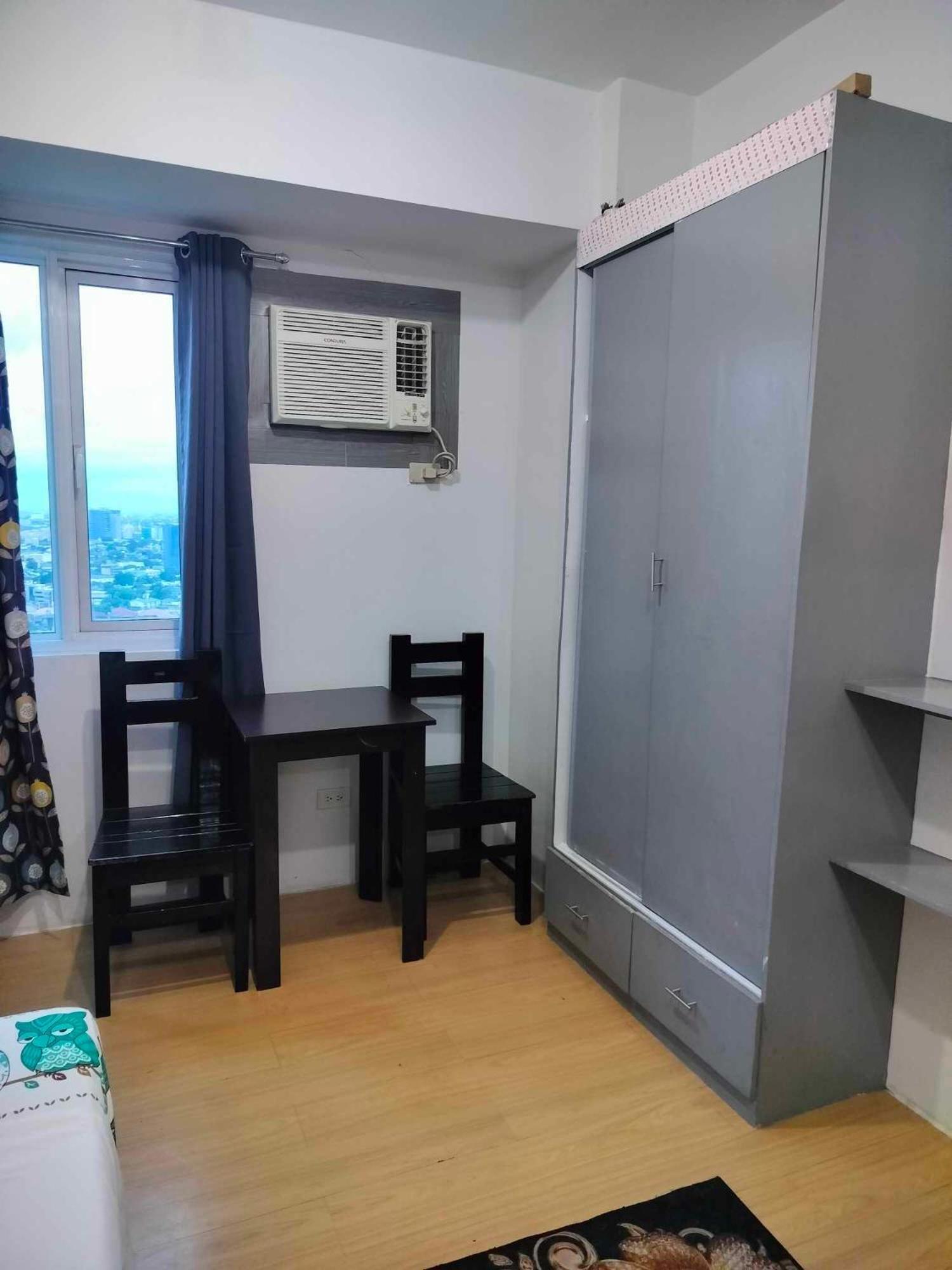 27th Floor Cozy Unit With View In Mplace Apartment