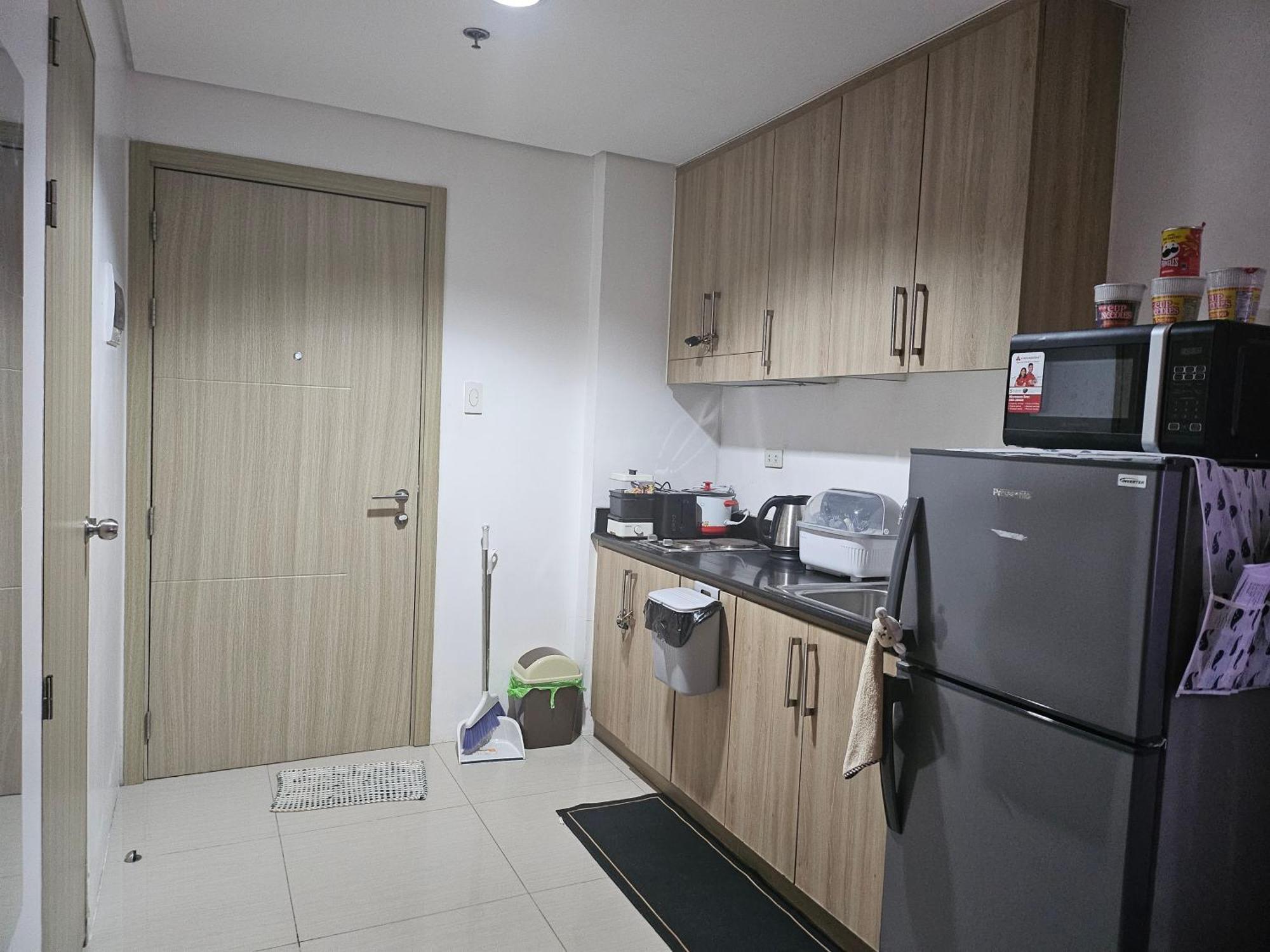 Big Cut, End Unit In Shore Residences * Manila