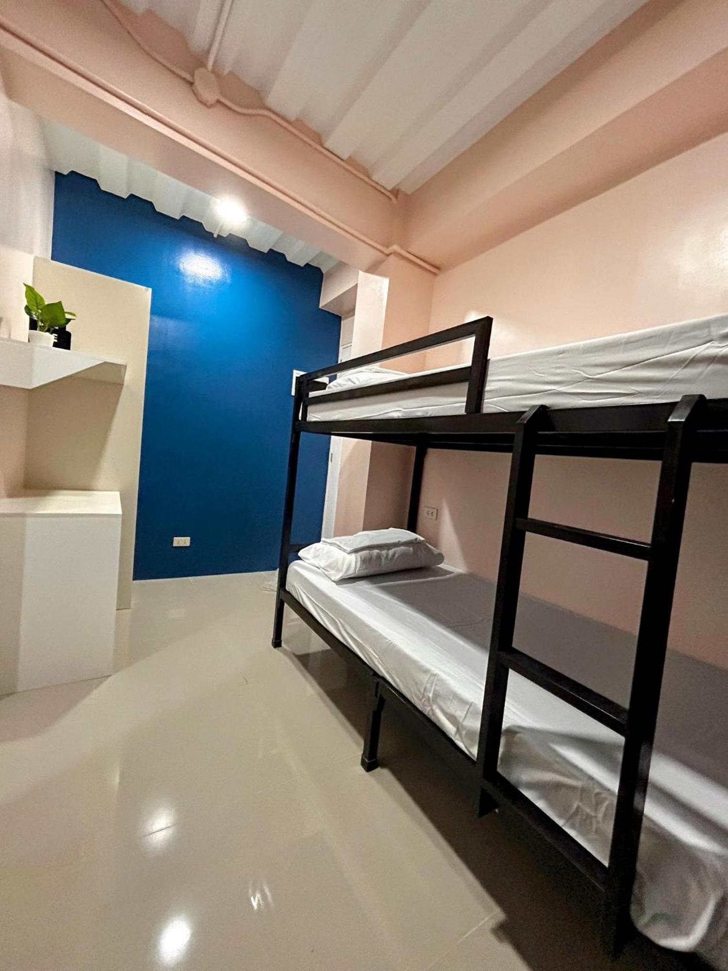 Origin - Units Near Bonifacio Global Apartment *