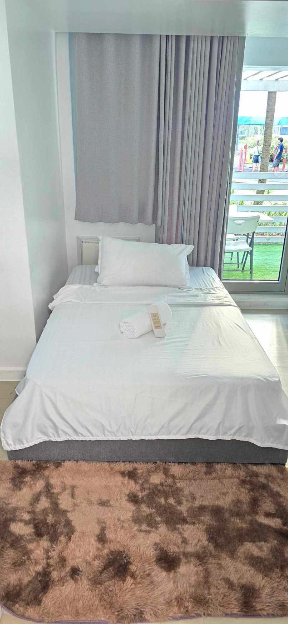 Azure Residences By Florendo *