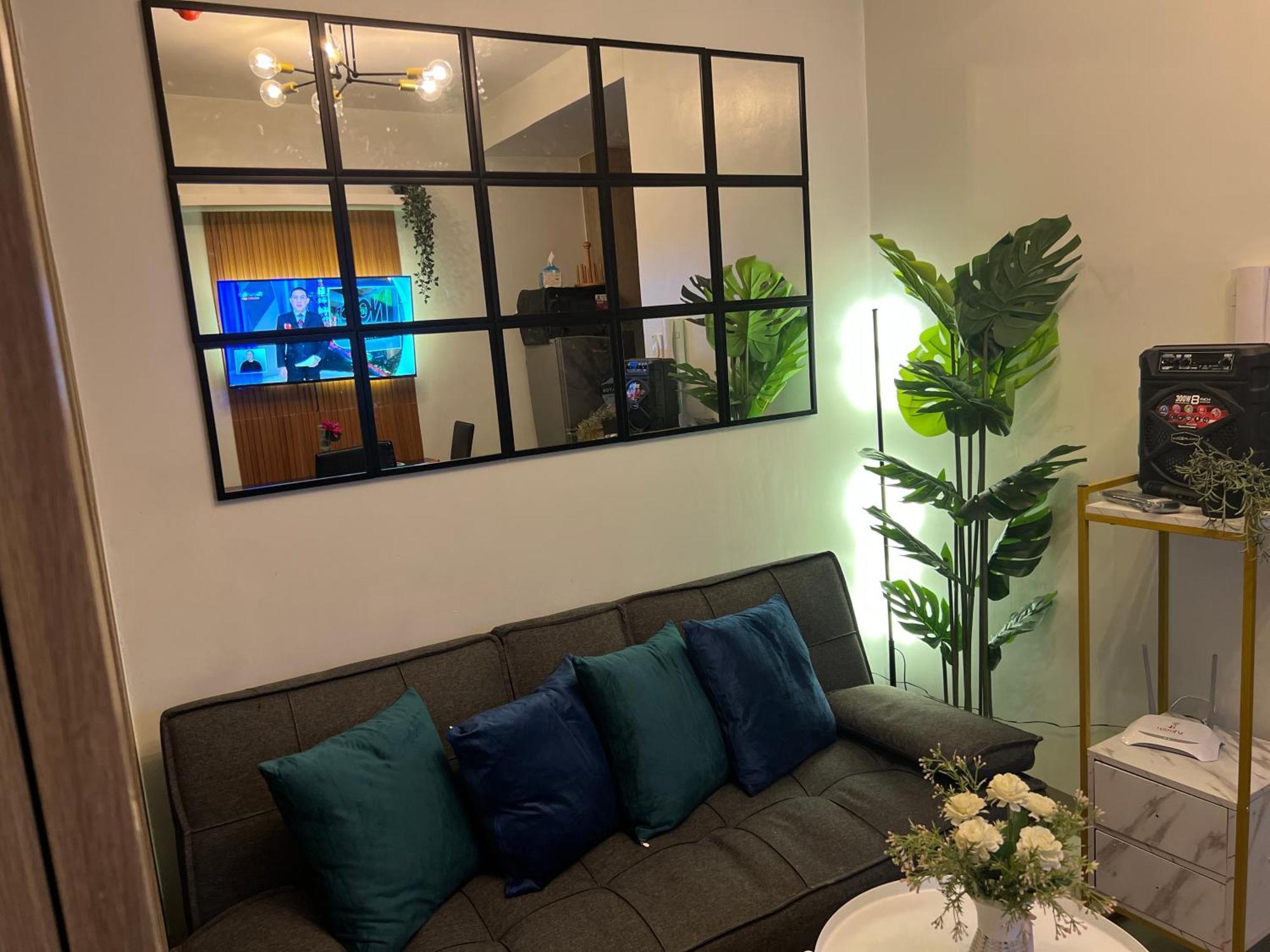 Adv Moa View Shore 2 Residences * Manila
