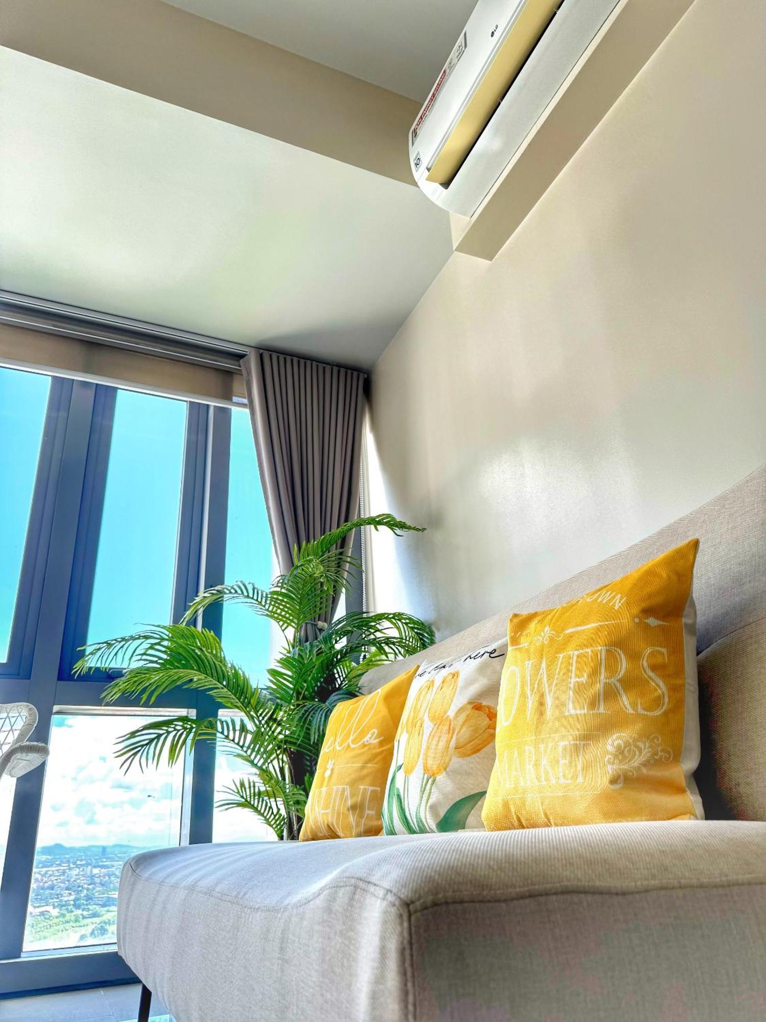 Eastwood Global Plaza Luxury 1bed With 2 Toilets And Laundry Apartment