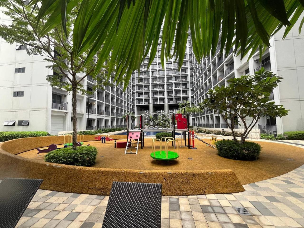 2 Beds With Balcony&wifi 4pax Shore 2 Moa Complex 735 * Manila
