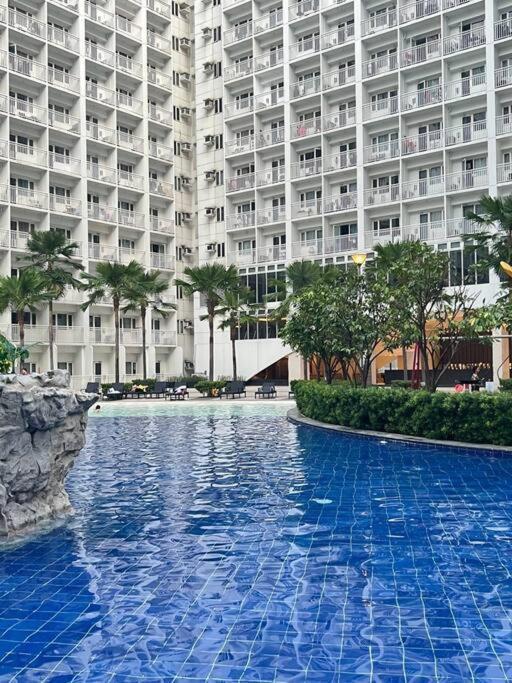 Daisy's By Staycation * Manila