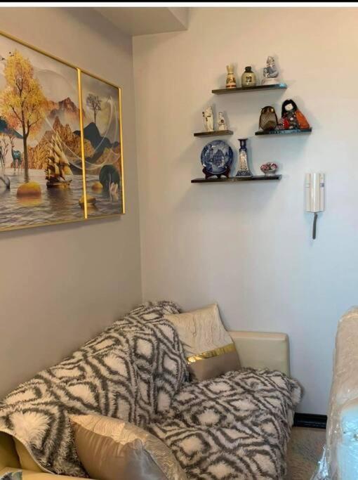 Sunflower 1 Bedroom With Balcony Manila