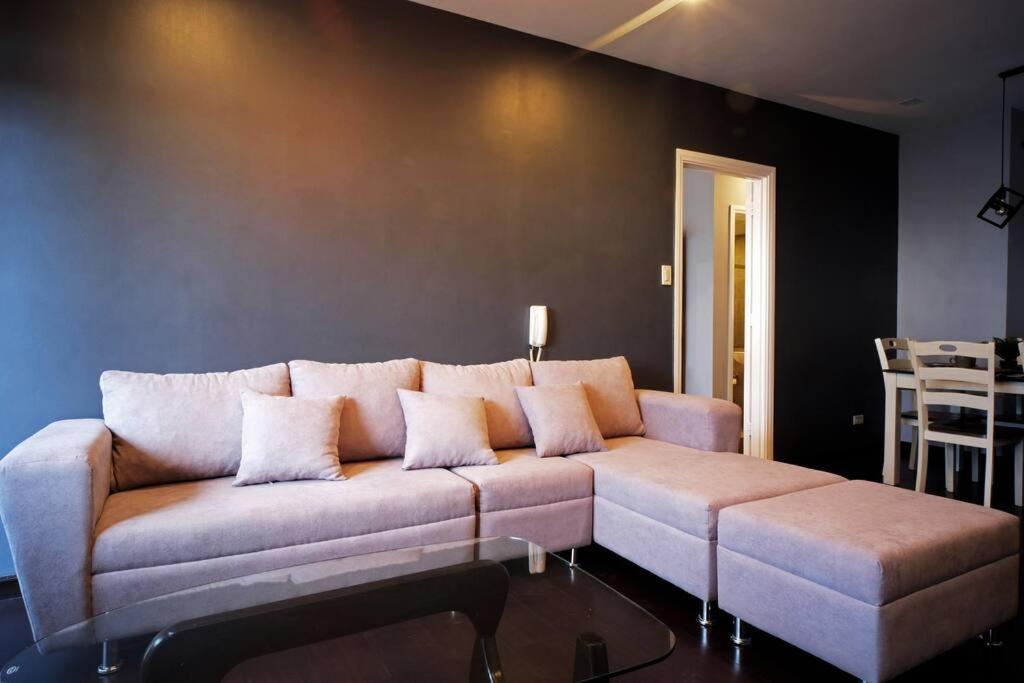 Spacious And Cozy 2 Bedroom In The Gramercy Poblacion Apartment Manila