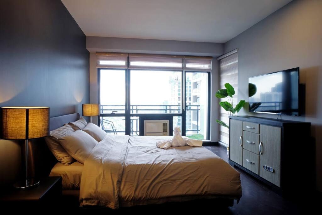 Spacious And Cozy 2 Bedroom In The Gramercy Poblacion * Manila