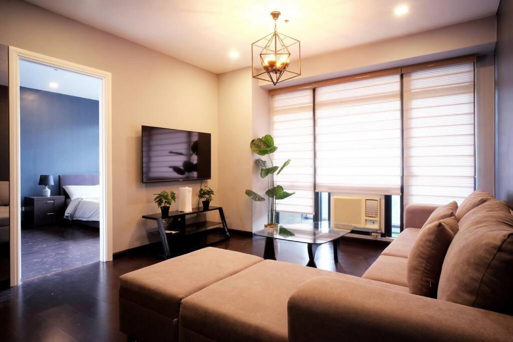 Spacious And Cozy 2 Bedroom In The Gramercy Poblacion * Manila
