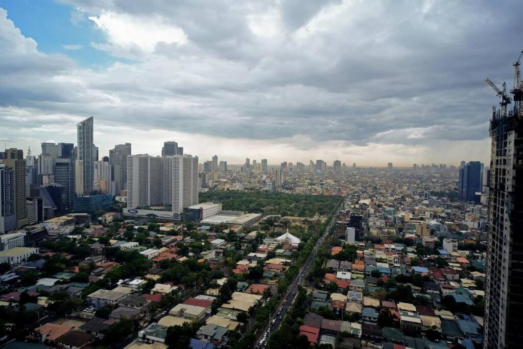 Apartment Spacious And Cozy 2 Bedroom In The Gramercy Poblacion Manila