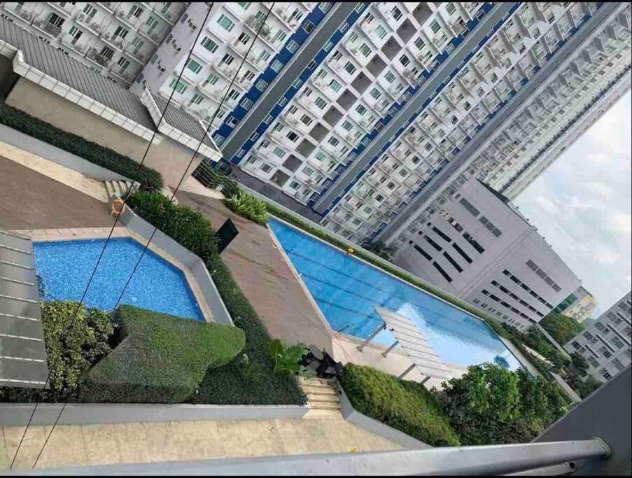 Dandelion 1 Bedroom With Balcony Manila
