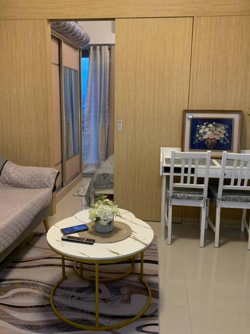Jasmine 1 Bedroom With Balcony Apartment Manila