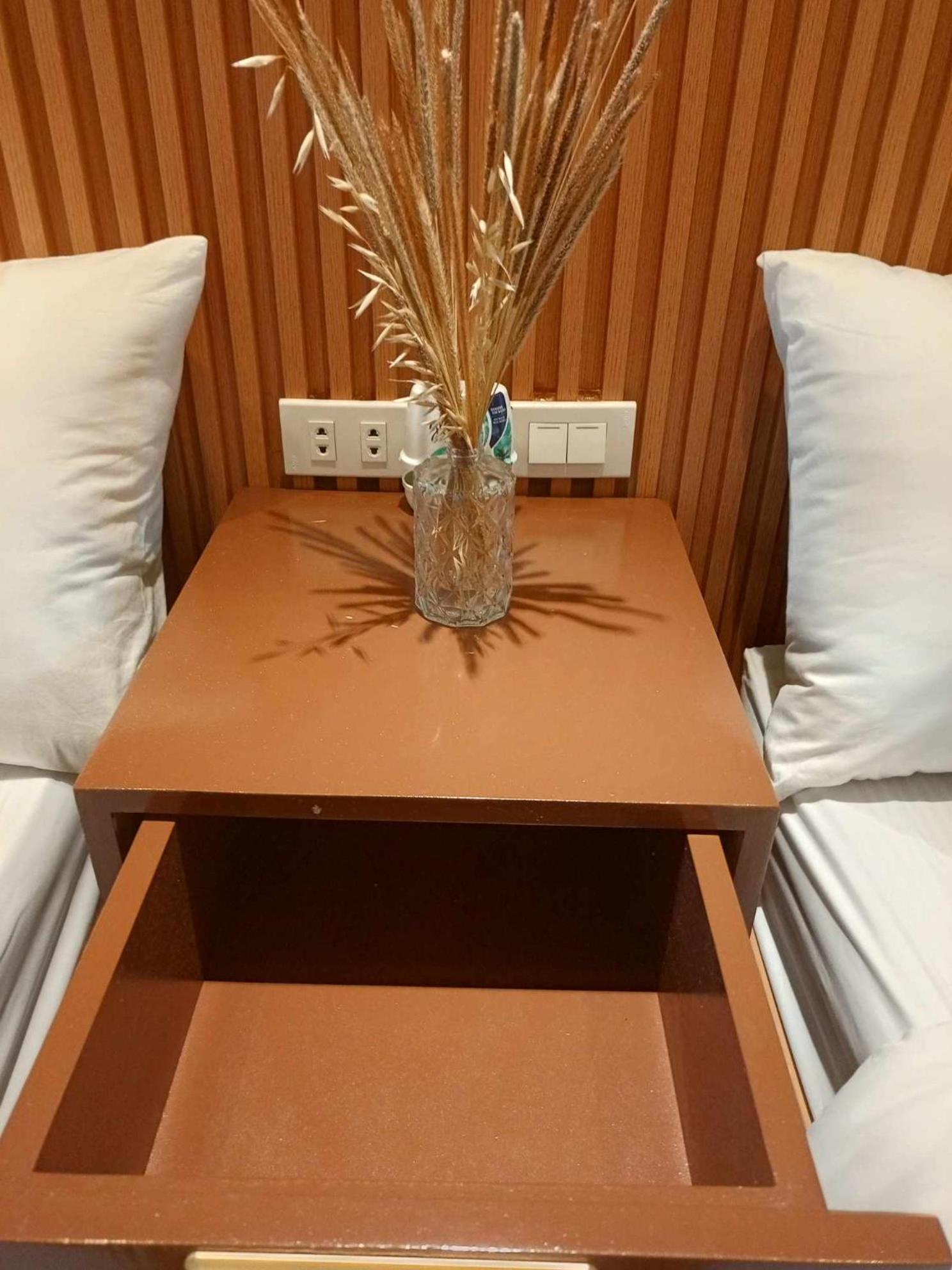 Apartment Lourdes' Place, Shore 2-tower 1, 2 Beds, Pasay Near Mall Of Manila