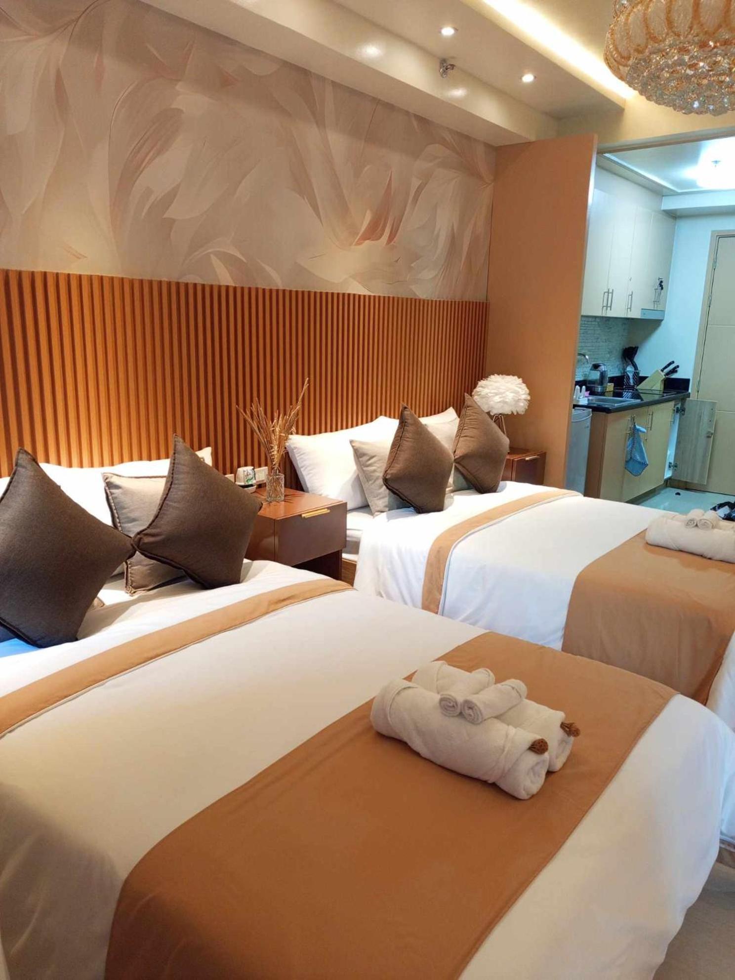 Lourdes' Place, Shore 2-tower 1, 2 Beds, Pasay Near Mall Of Manila