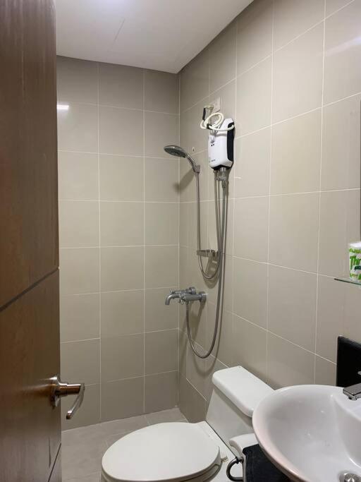 Modern Luxury In Mckinley Apartment Manila