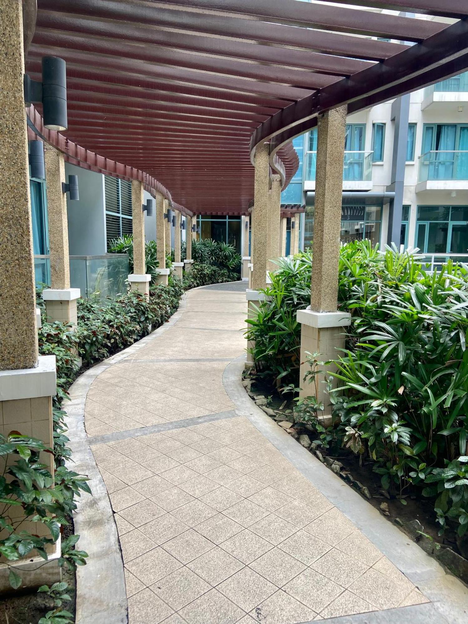 Beautiful Near World Naia T3 Apartment