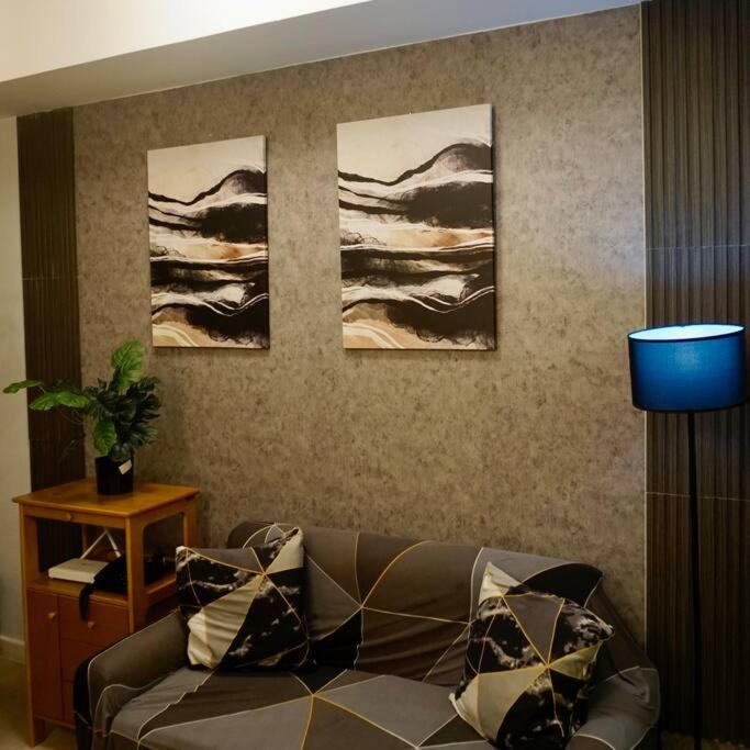 Gabila Staycation At Azure Apartment Manila